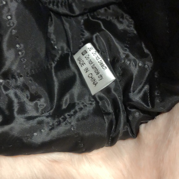 Fluffy pink hat for women - Picture 4 of 4